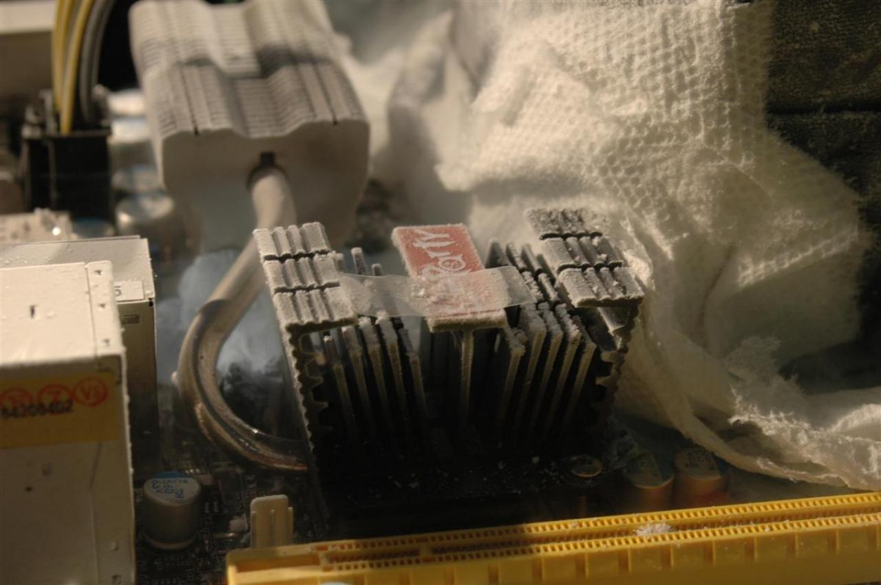 [12/01/2009] AMD Phenom II Overclocking Event (78)