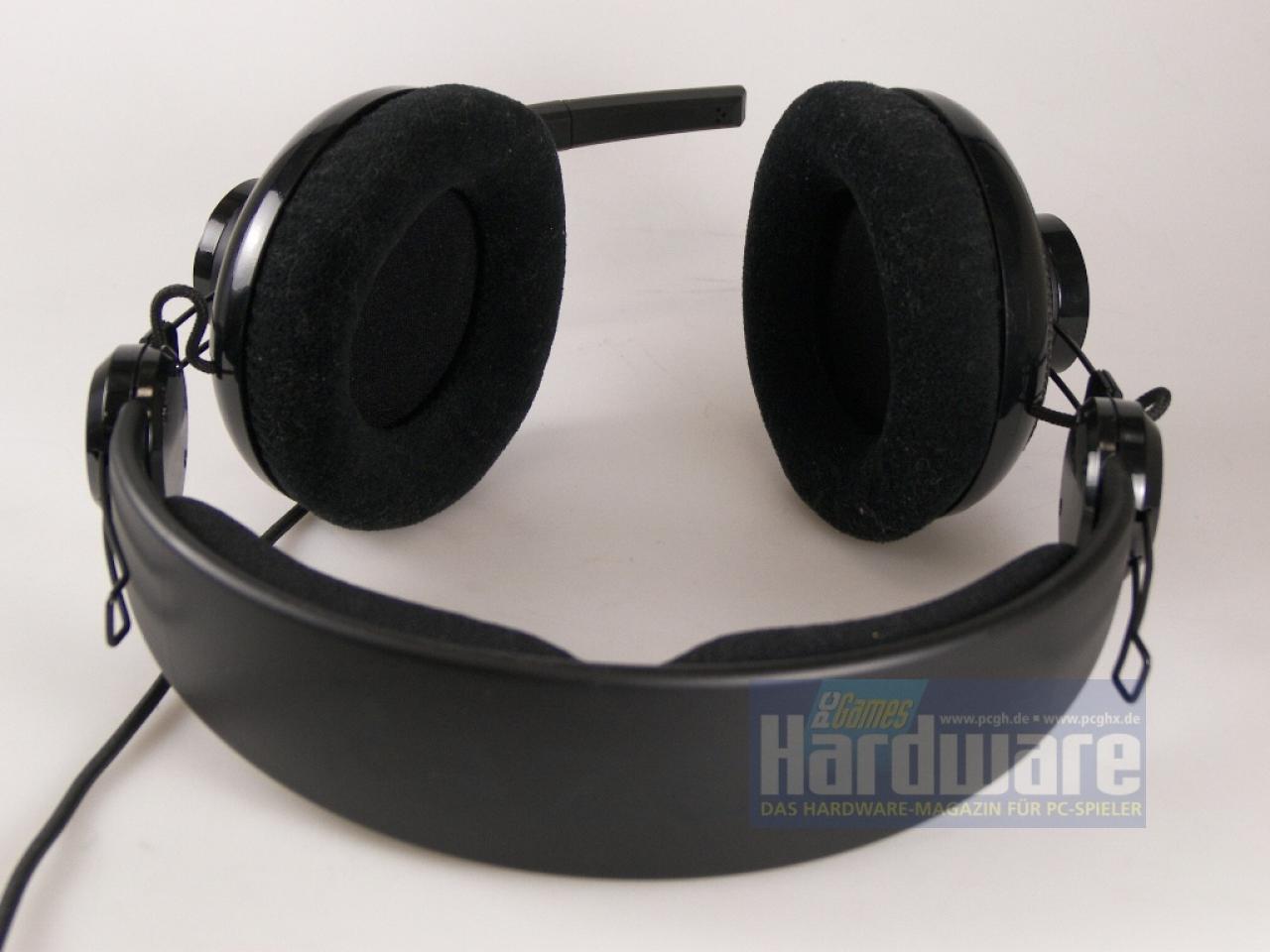 [09/01/2009] Razer Carcharias: Der Kopfbügel ist relativ locker gespannt.