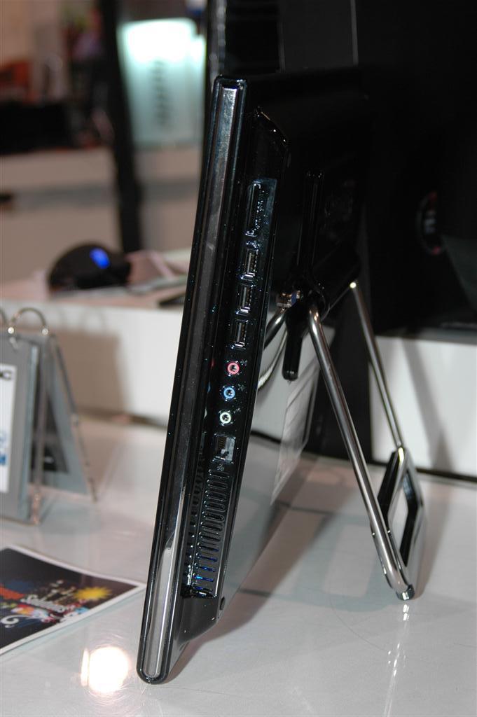 [10/01/2009] Shuttle: Neues LCD (1)