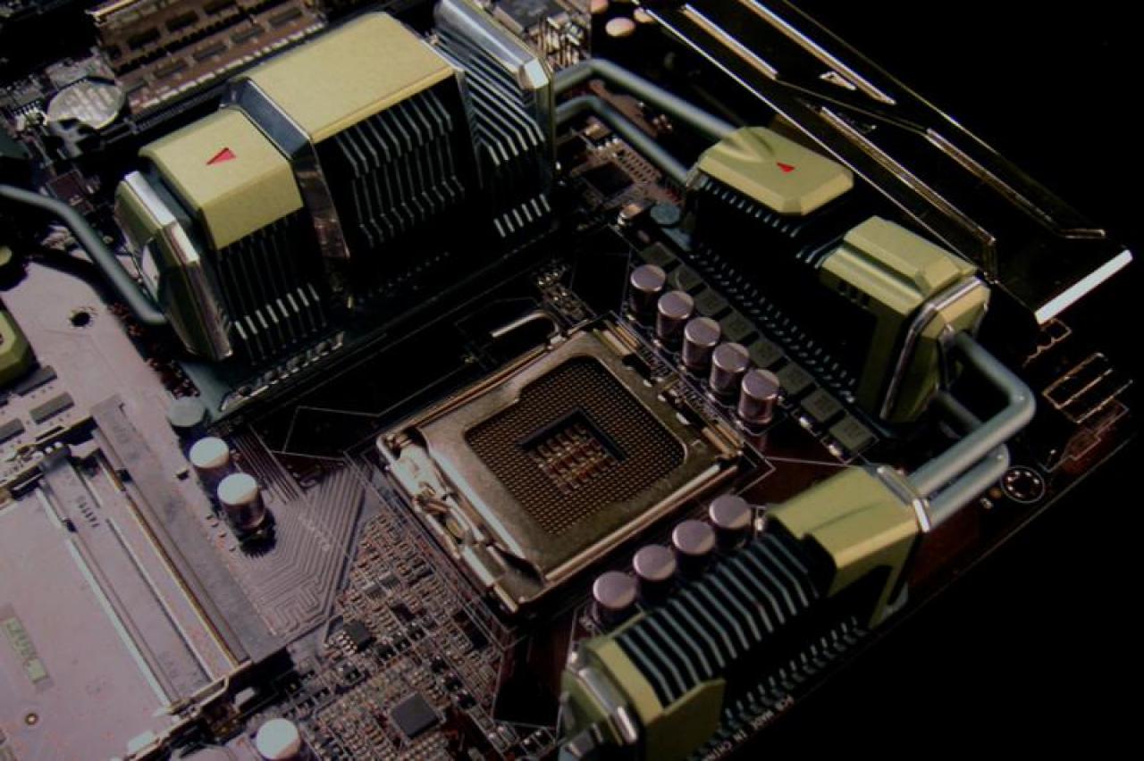 [26/02/2009] Konzept-Mainboard: Asus Marine Cool auf der Cebit 2009