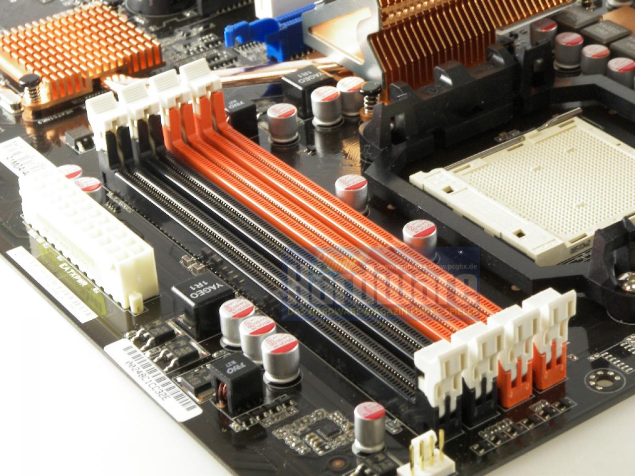 [04/02/2009] Asus M4A79T-Deluxe mit 790FX-Chipsatz