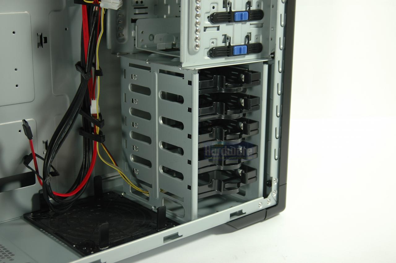[16/02/2009] Cooler Master CM 690
