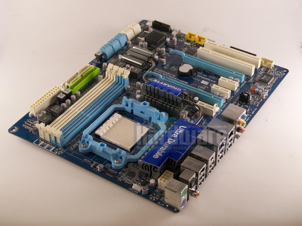 [04/02/2009] Gigabyte MA790FXT-UD5P mit 790FX-Chipsatz