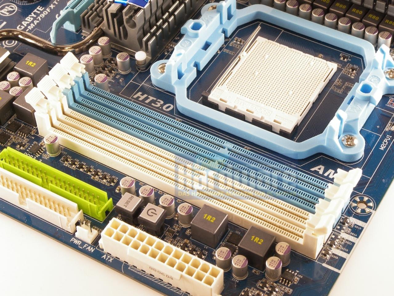 [04/02/2009] Gigabyte MA790FXT-UD5P mit 790FX-Chipsatz