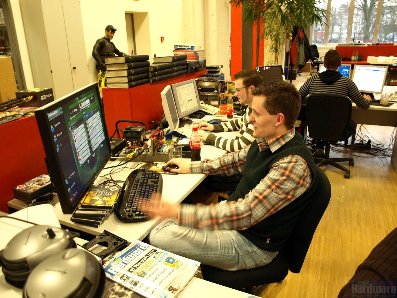 [18/02/2009] Ein Tag zu Besuch bei der PC Games Hardware: Trackmania 1
