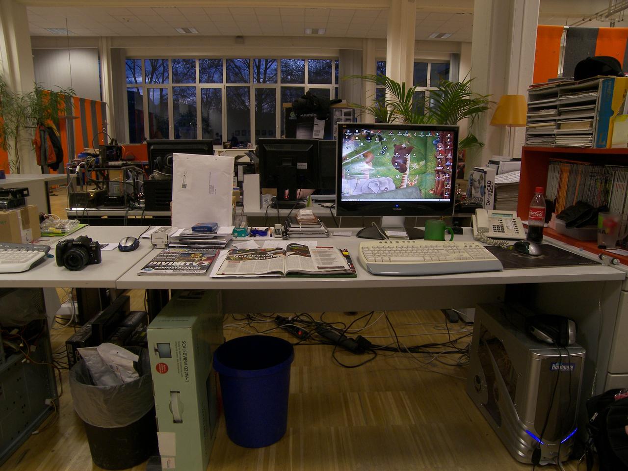 [06/02/2009] Schreibtische der PC-Games-Hardware-Redakteure: Frank Stöwer