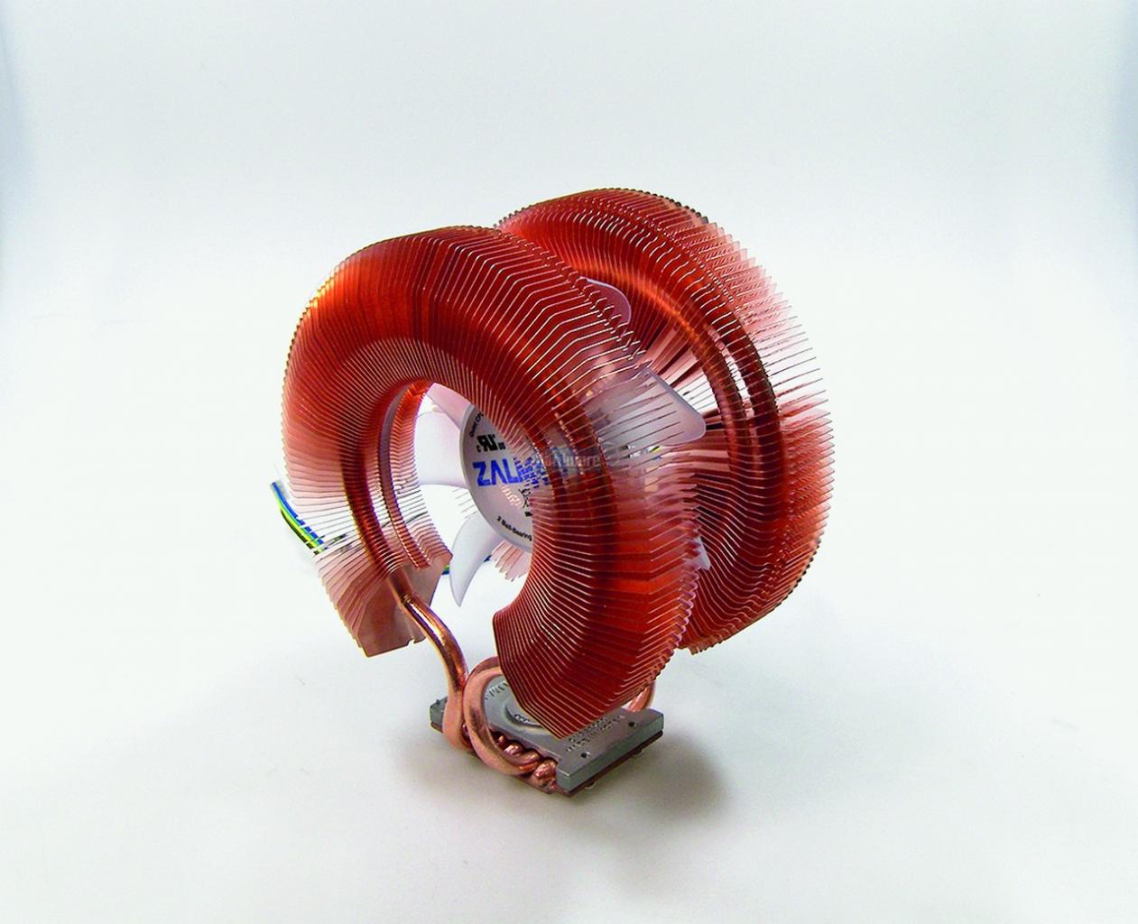[16/02/2009] Zalman CNPS 9900 LED: einer der stärksten Kühler auf dem Markt, für viele auch einer der schönsten
