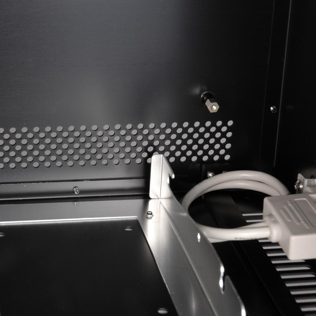 [13/02/2009] Lian Li PC-Q07 (9)