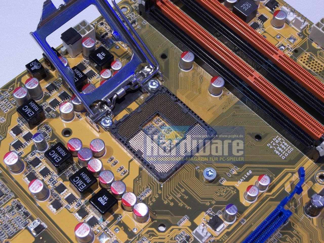 [01/03/2009] Mainboard mit Sockel 1156 Fassung für die Core i5 CPU. (1)