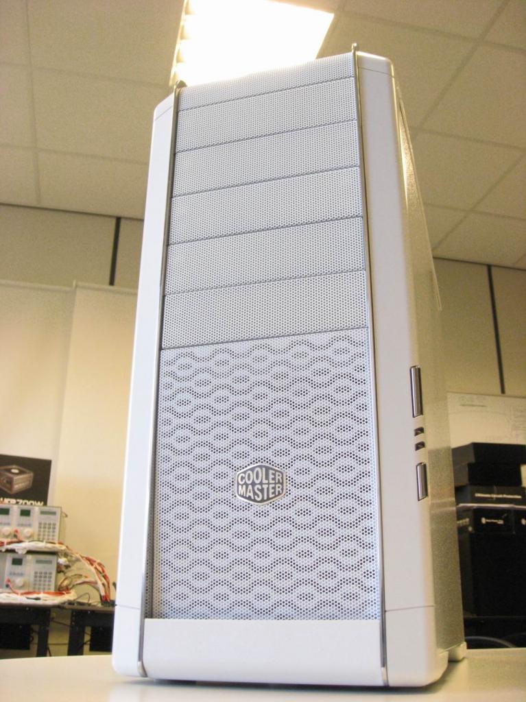 [20/03/2009] Cooler-Master-Gehäuse CM 690 mit weißer Lackierung entdeckt