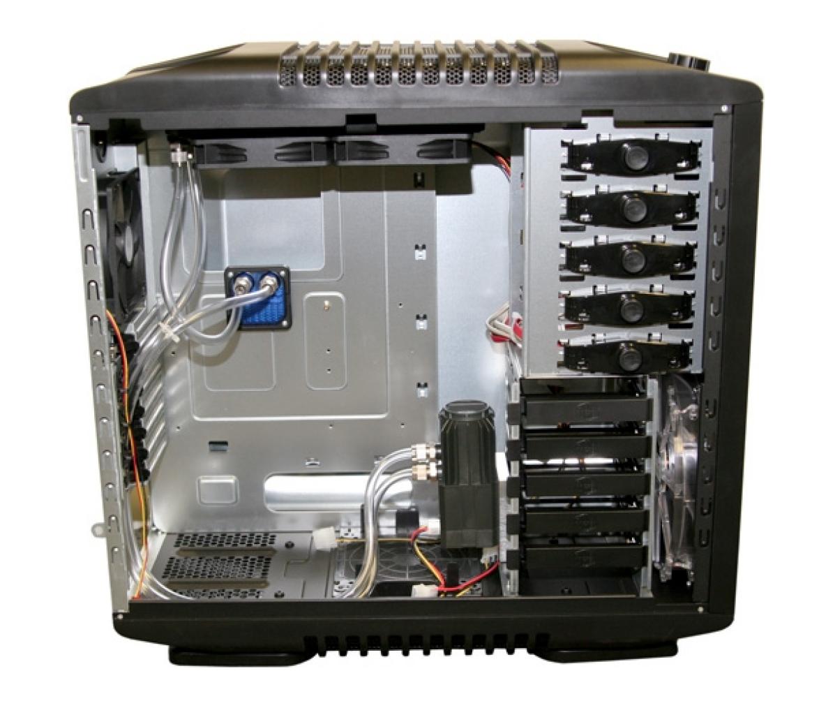 [23/03/2009] Innovatek: Festplattenwasserkühlung und CM Strom Sniper mit Dual-Radiator-Kühlanlage (5)