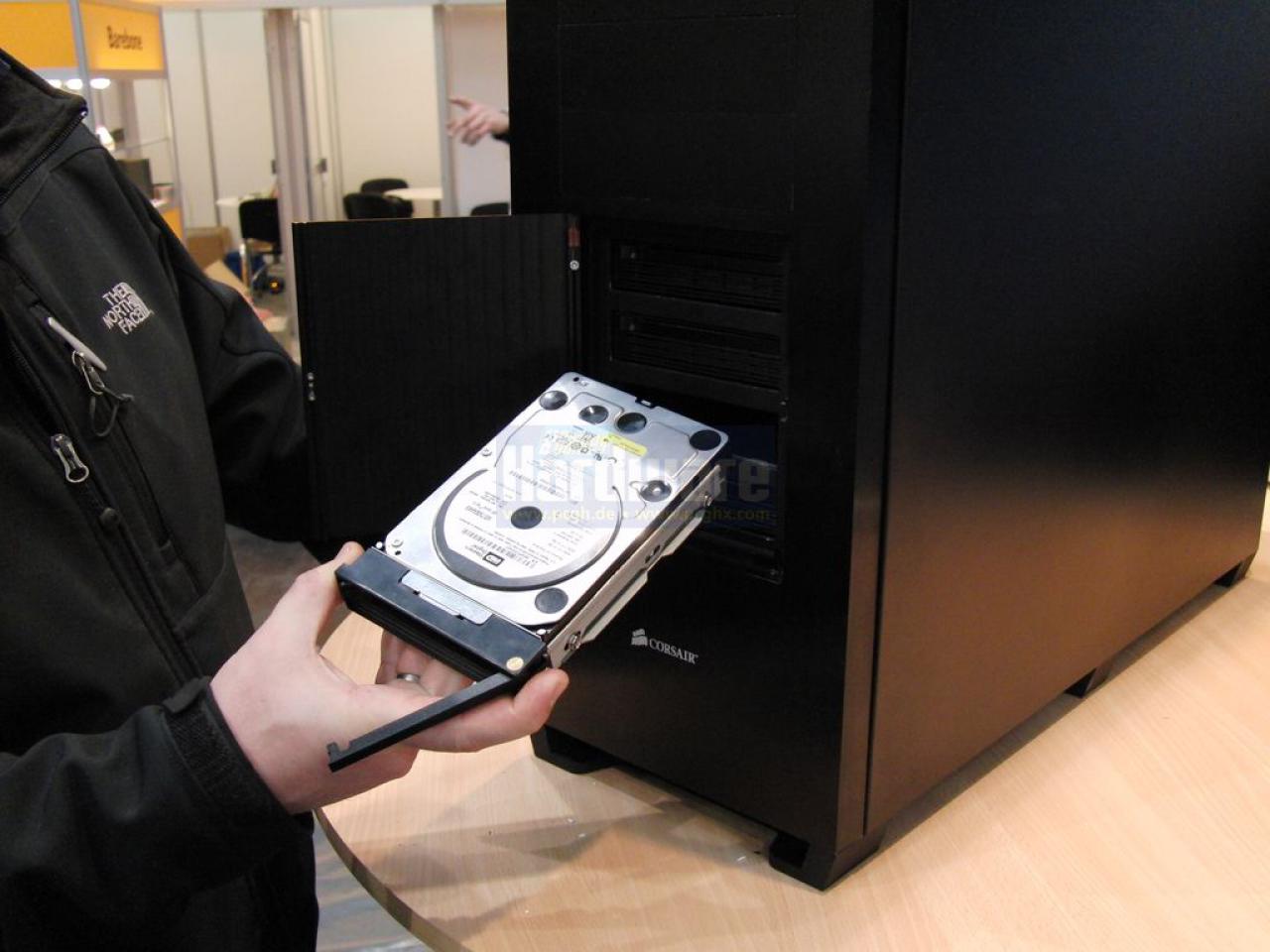 [02/03/2009] Corsair Full Tower Case Preview - PC Games Hardware zeigt erste Bilder (4)