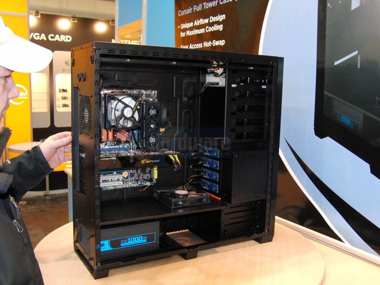 [02/03/2009] Corsair Full Tower Case Preview - PC Games Hardware zeigt erste Bilder (7)