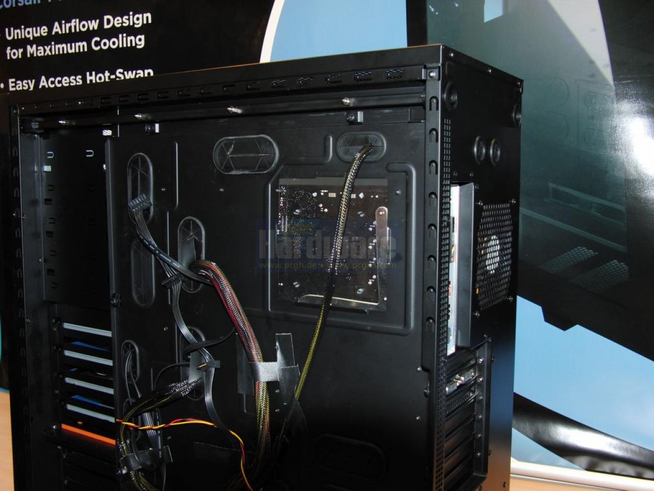 [02/03/2009] Corsair Full Tower Case Preview - PC Games Hardware zeigt erste Bilder (14)