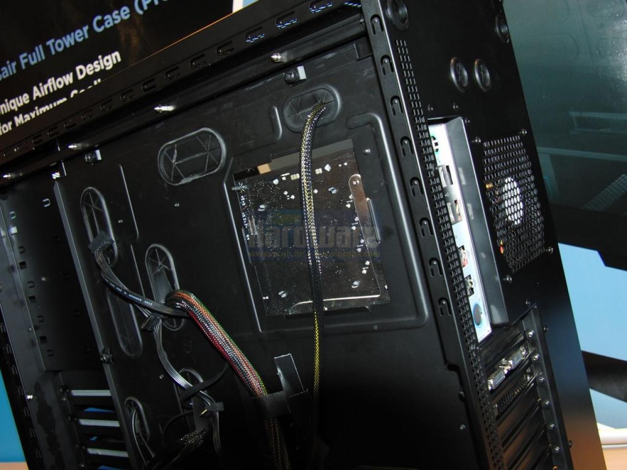 [02/03/2009] Corsair Full Tower Case Preview - PC Games Hardware zeigt erste Bilder (15)
