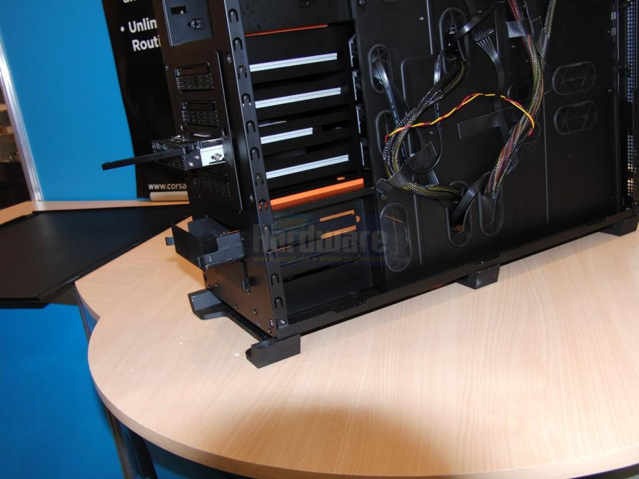 [02/03/2009] Corsair Full Tower Case Preview - PC Games Hardware zeigt erste Bilder (22)