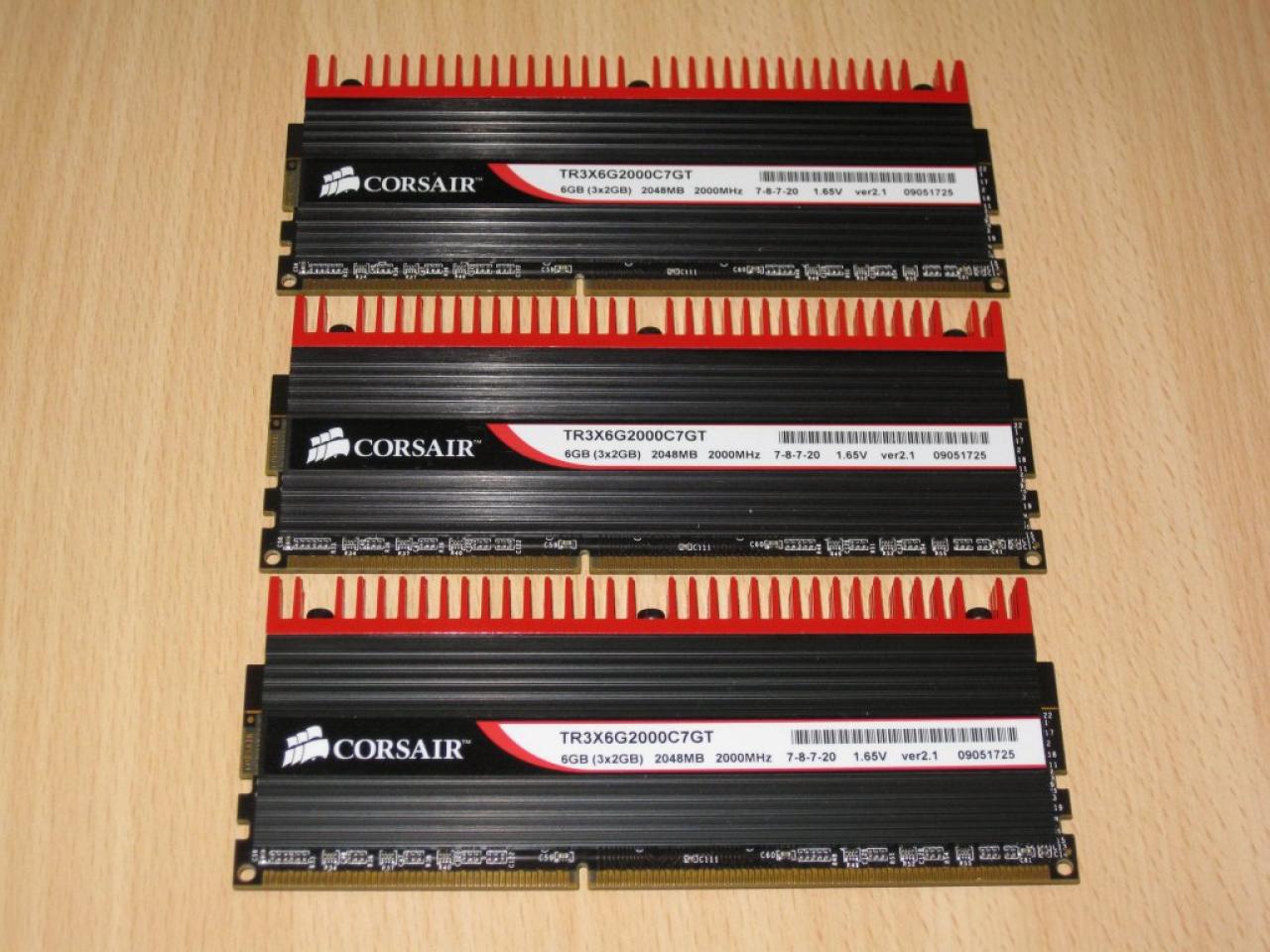 [16/03/2009] Corsair_T3X6G2000C7GT (1)