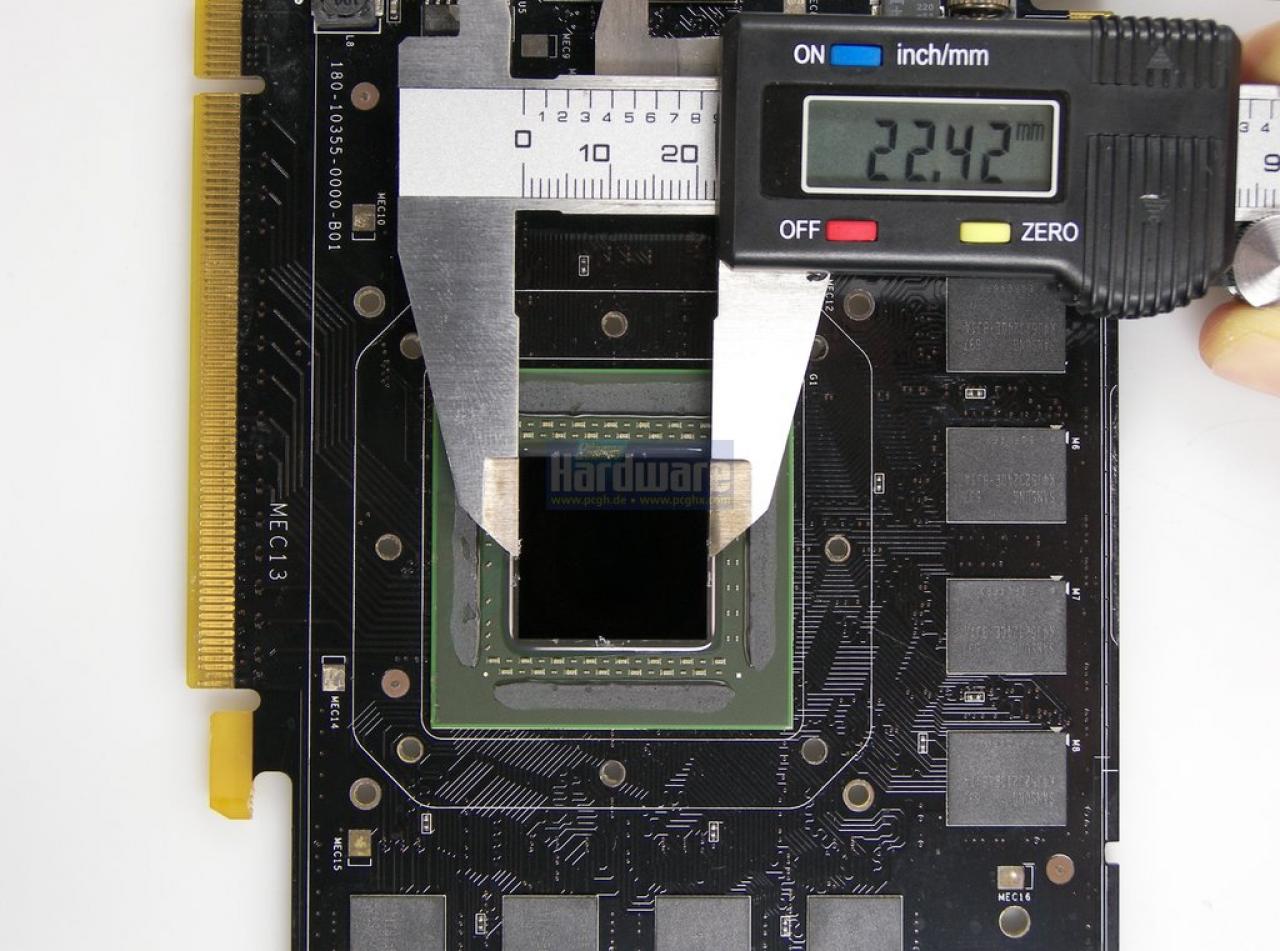 [24/03/2009] Chipgrößen im Vergleich: Höhe des G80 (90nm) mit dem digitalen Meßschieber nachgemessen.