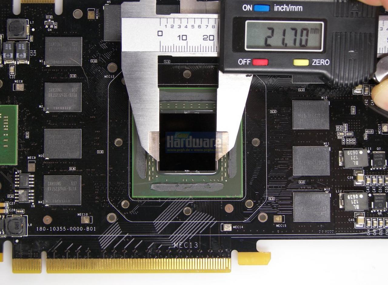 [24/03/2009] Chipgrößen im Vergleich: Breite des G80 (90nm) mit dem digitalen Meßschieber nachgemessen.