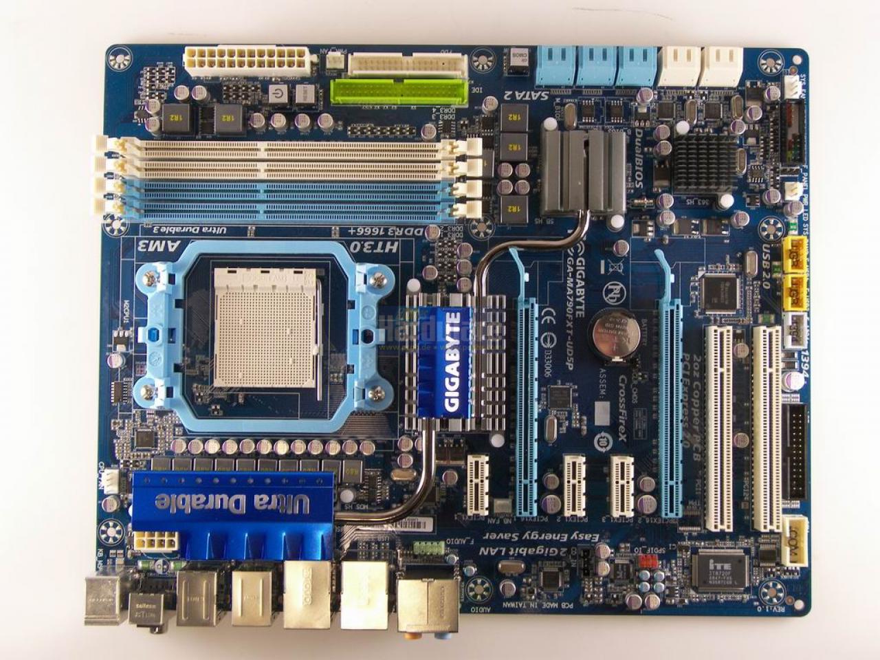 [19/03/2009] Gigabyte MA790FXT-UD5P
