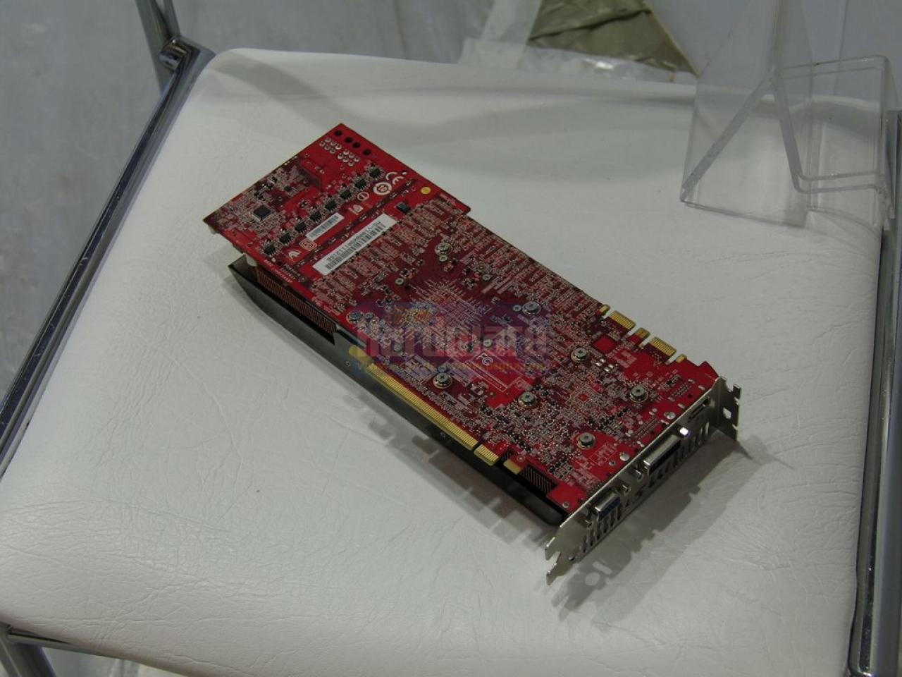 [01/03/2009] MSI N260 GTX Lightning: Die erste GTX 260 mit 1.792 MiByte Grafikspeicher. (20)
