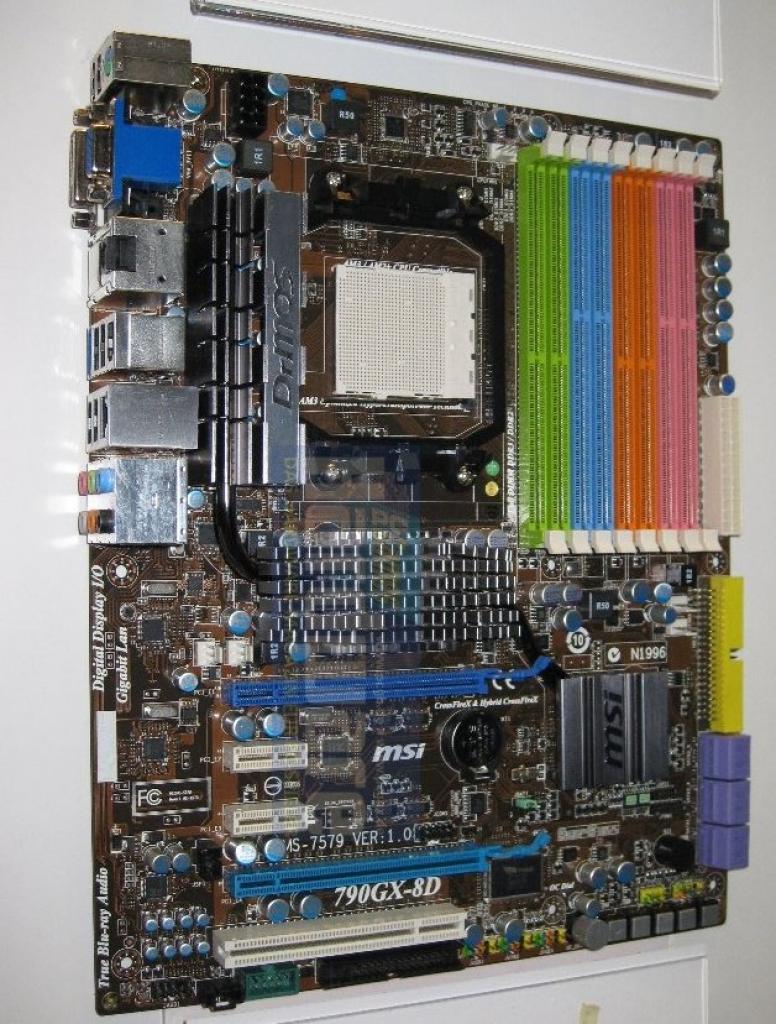 [02/03/2009] MSI 790GX-8D (1)