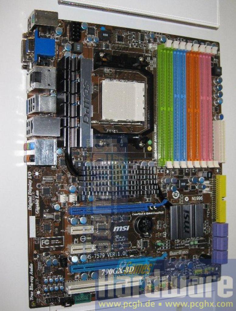 [09/03/2009] MSI 790GX 8D