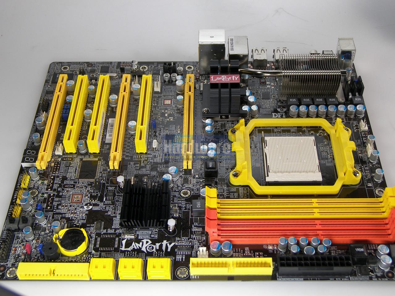 [25/03/2009] DFI Lanparty DK 790FXB-M3H5 (5)