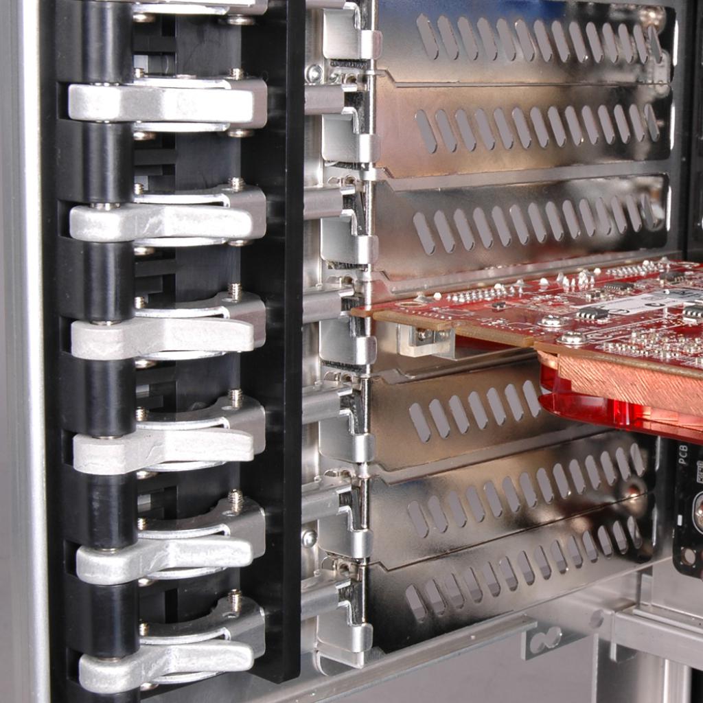 [24/03/2009] Lian Li PC-B10 (4)