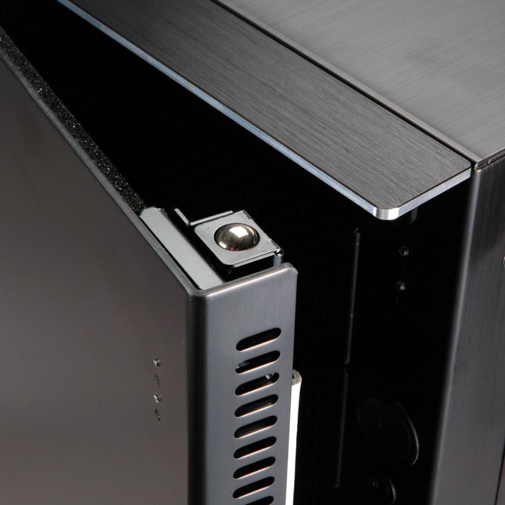 [24/03/2009] Lian Li PC-B10 (11)