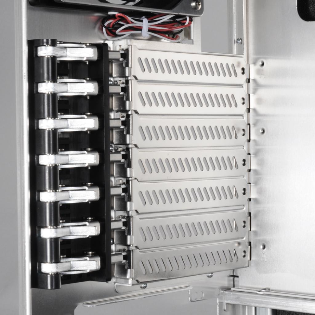 [24/03/2009] Lian Li PC-B10 (14)