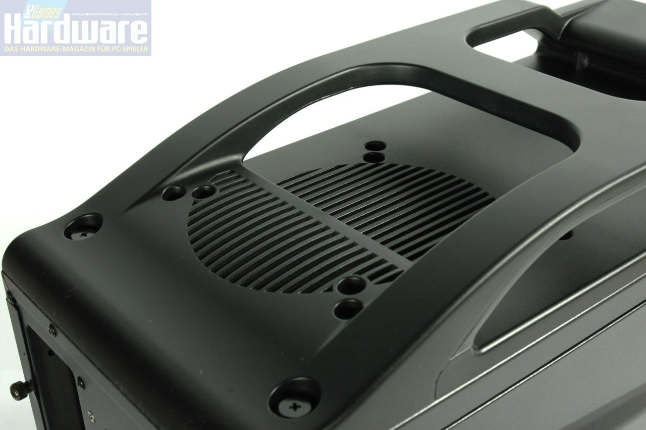 [09/04/2009] Cooler Master Storm Scout 