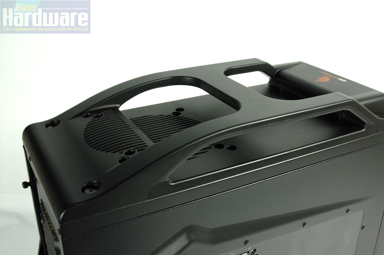 [09/04/2009] Cooler Master Storm Scout 