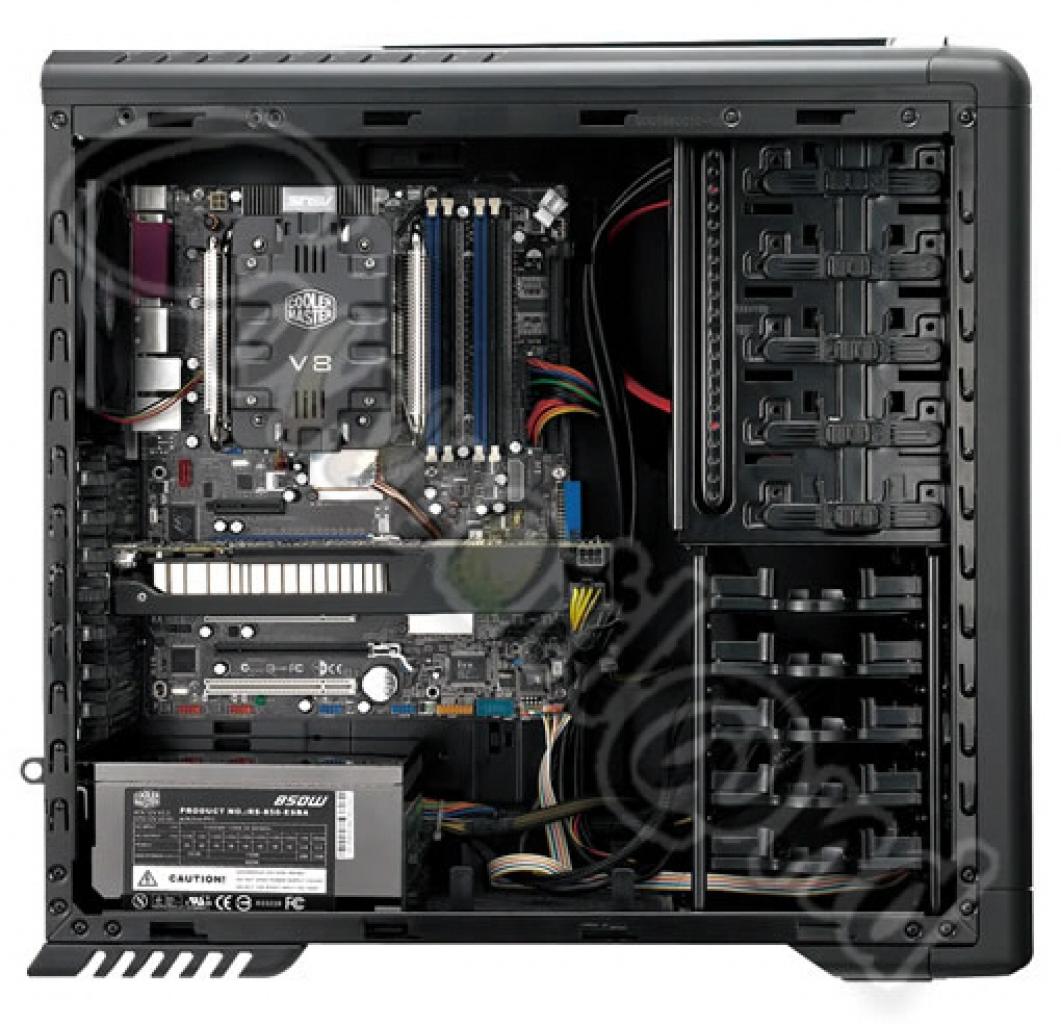 [28/04/2009] Cooler Master CM 690 Pure Black: Neue Auflage mit schwarzem Innenteil
