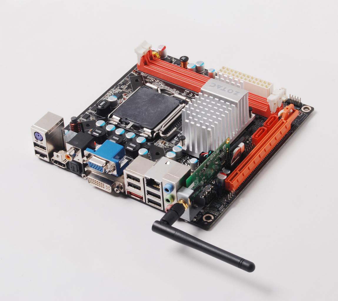 [22/04/2009] Zotac Geforce 9300-ITX Wifi (10)
