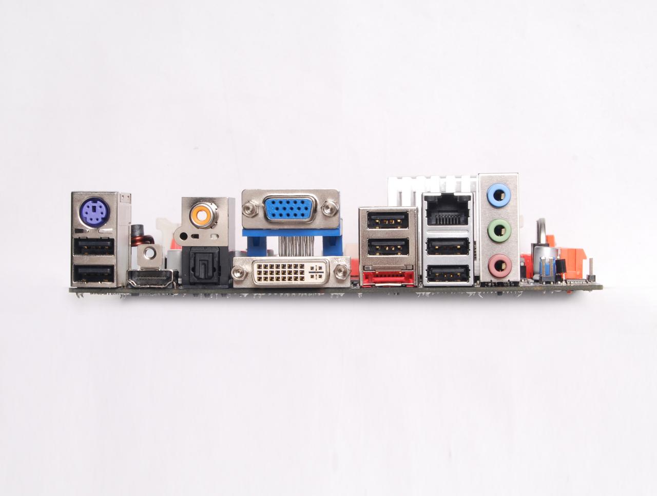 [22/04/2009] Zotac Geforce 9300-ITX Wifi (5)