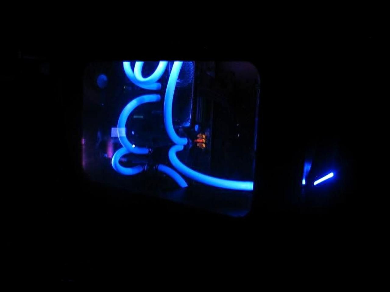 [29/04/2009] PCGH Extreme: Sehenswerter Wakü-PC (16)