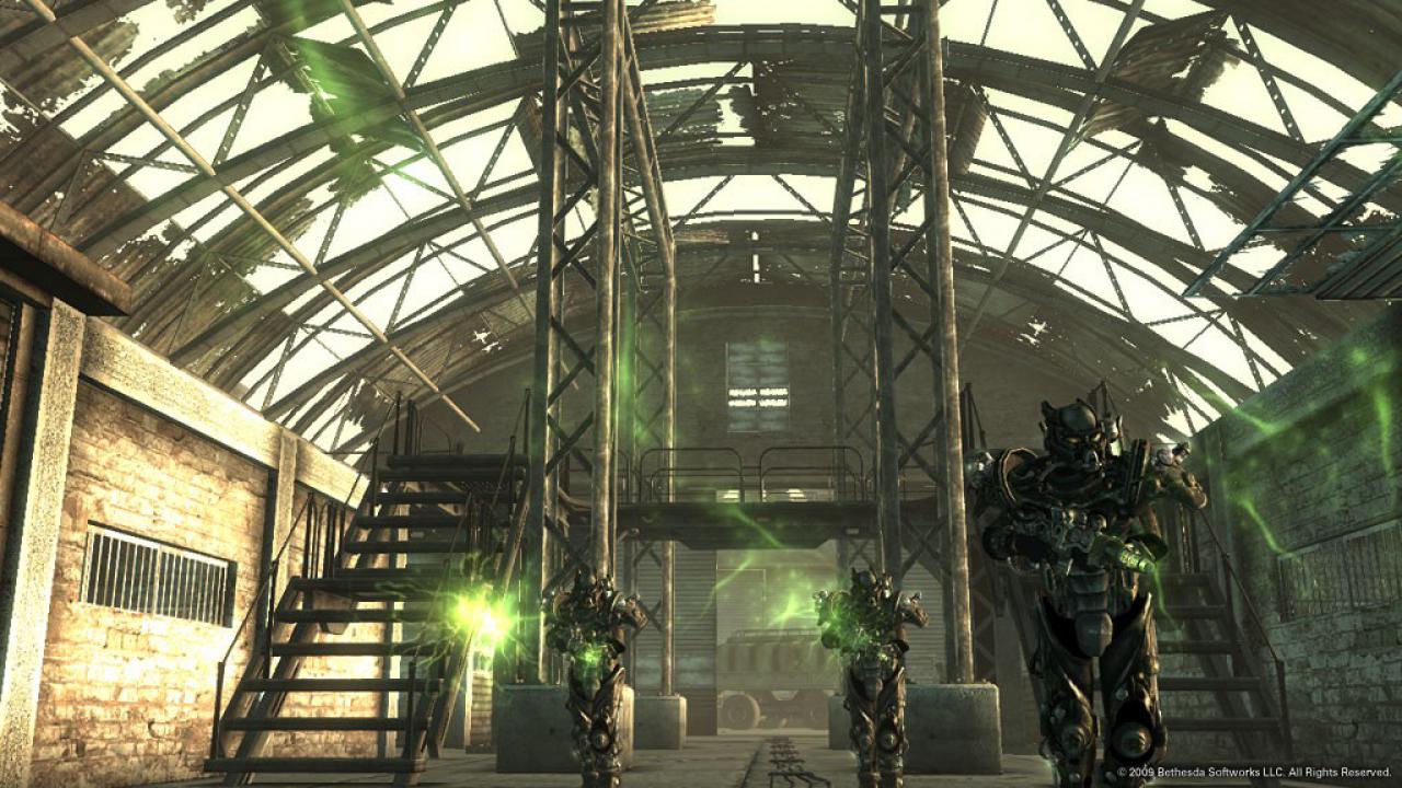 [22/04/2009] 1998 - Fallout 2: Wie schon im ersten Teil stellen sich die Kameraden selten dämlich an. Ruckzuck rennt ein Kollege auch mal auf einen Lichtjahre entfernten Geschützturm zu.