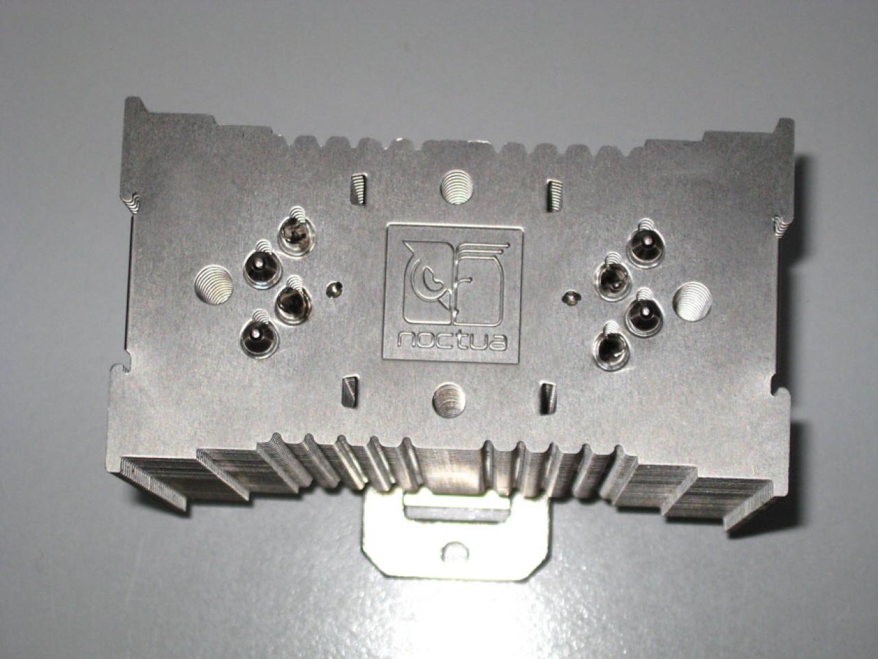 [19/04/2009] Kühler-Mod: Noctua NH-U12P wird lackiert (1)