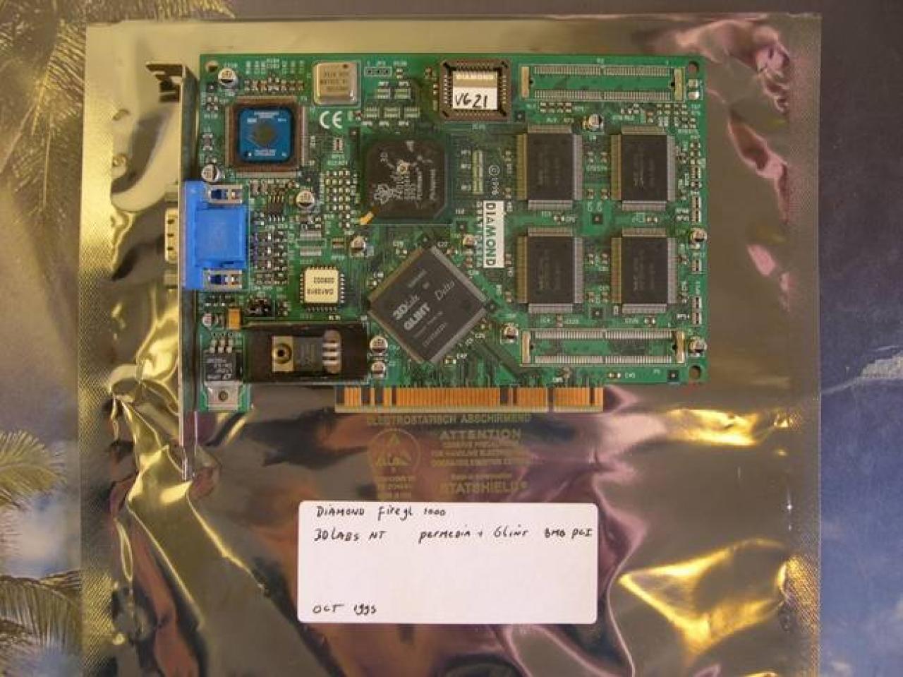 [05/05/2009] Diamond FireGL 1000 - Multchip-Karte mit Permedia-Chip, GLint-Geomertry-Engine und externem DAC-Chip von IBM. Eines der seltenen Exemplare aus der Sammlung bei tga3dx.com