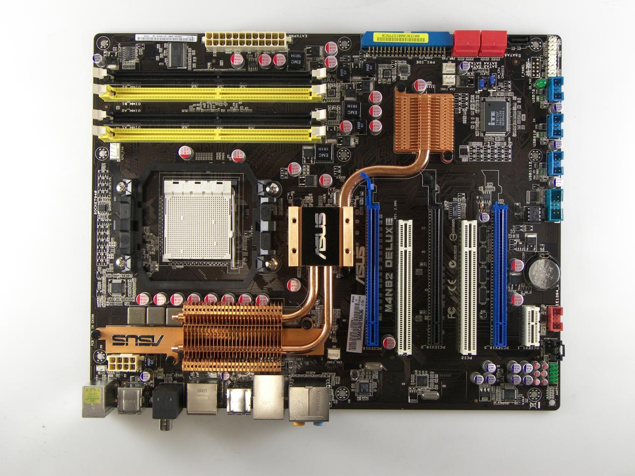 [25/05/2009] Asus M4N82 Deluxe (1)