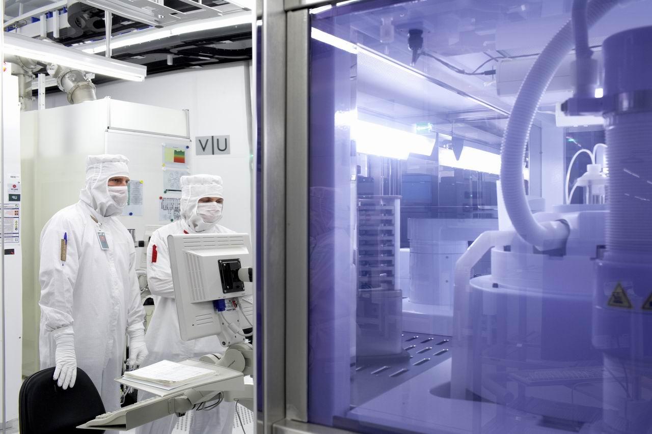 [19/05/2009] Weitere Bilder zum Doppelmodul Chemical Mechanical Polishing / Plating 