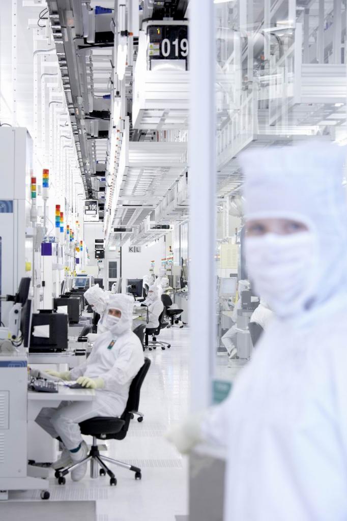 [19/05/2009] Das Modul Contamination Free Manufacturing („CFM“) führt mit optischen Nachweismethoden (Laserstreuung) eine schnelle und zerstörungsfreie Inspektion zum Auffinden möglicher Defekte durch.