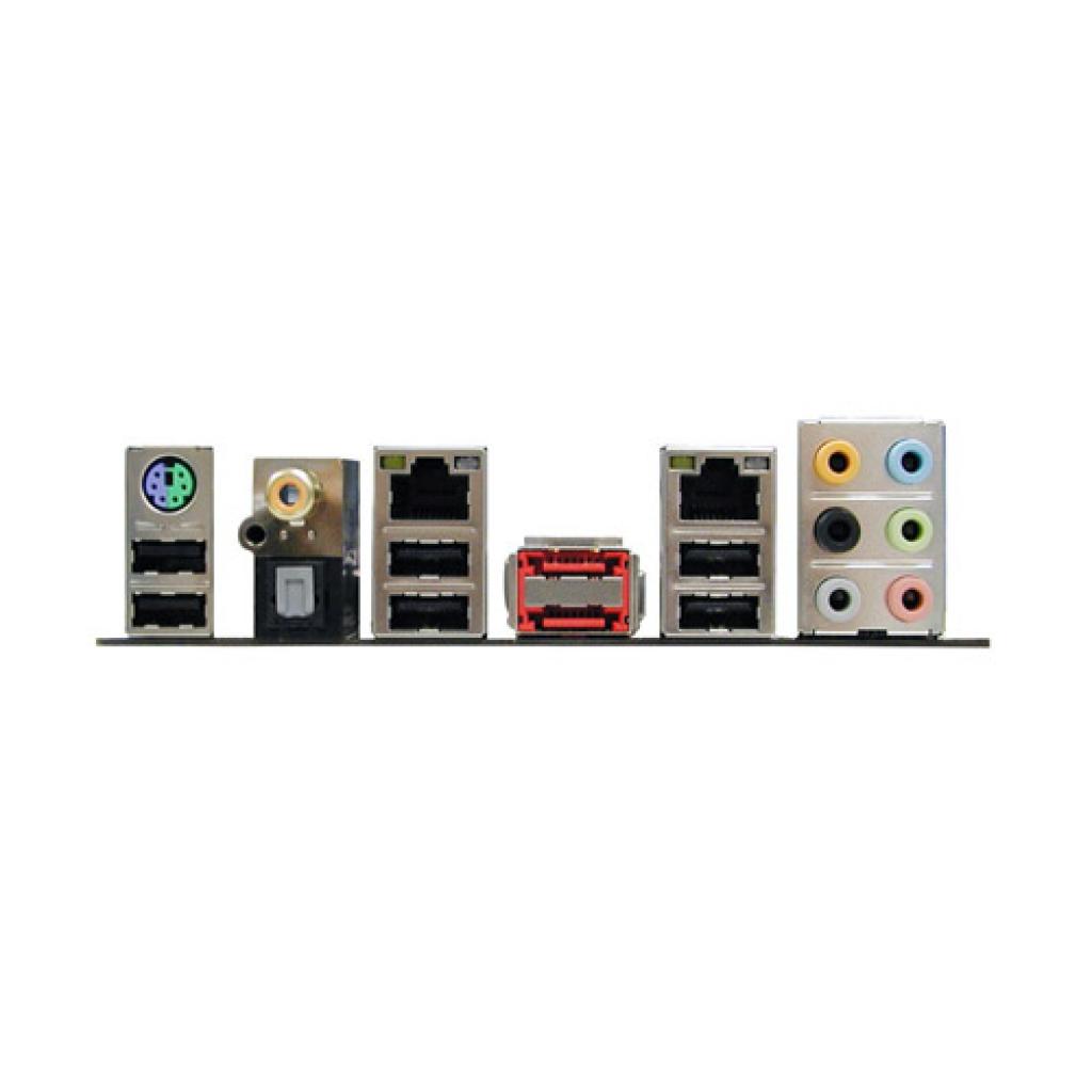 [06/05/2009] Am I/O-Panel des P6T7 fehlen viele ältere Anschlüsse, auf der Platine selbst finden sich nur noch 6 weitere USB und ein Firewire Port.