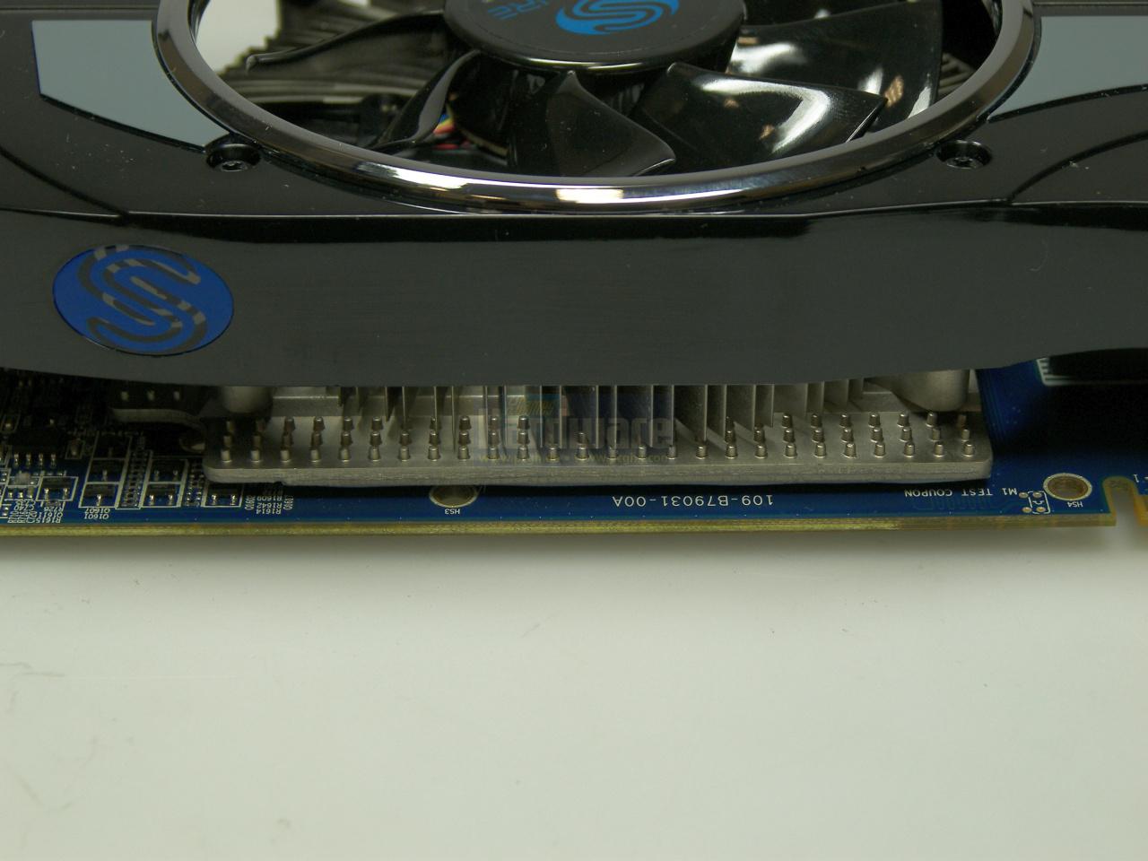 [22/05/2009] Sapphire Radeon HD 4890 Vapor-X: kleine Noppen zur Oberflächenvergrößerung