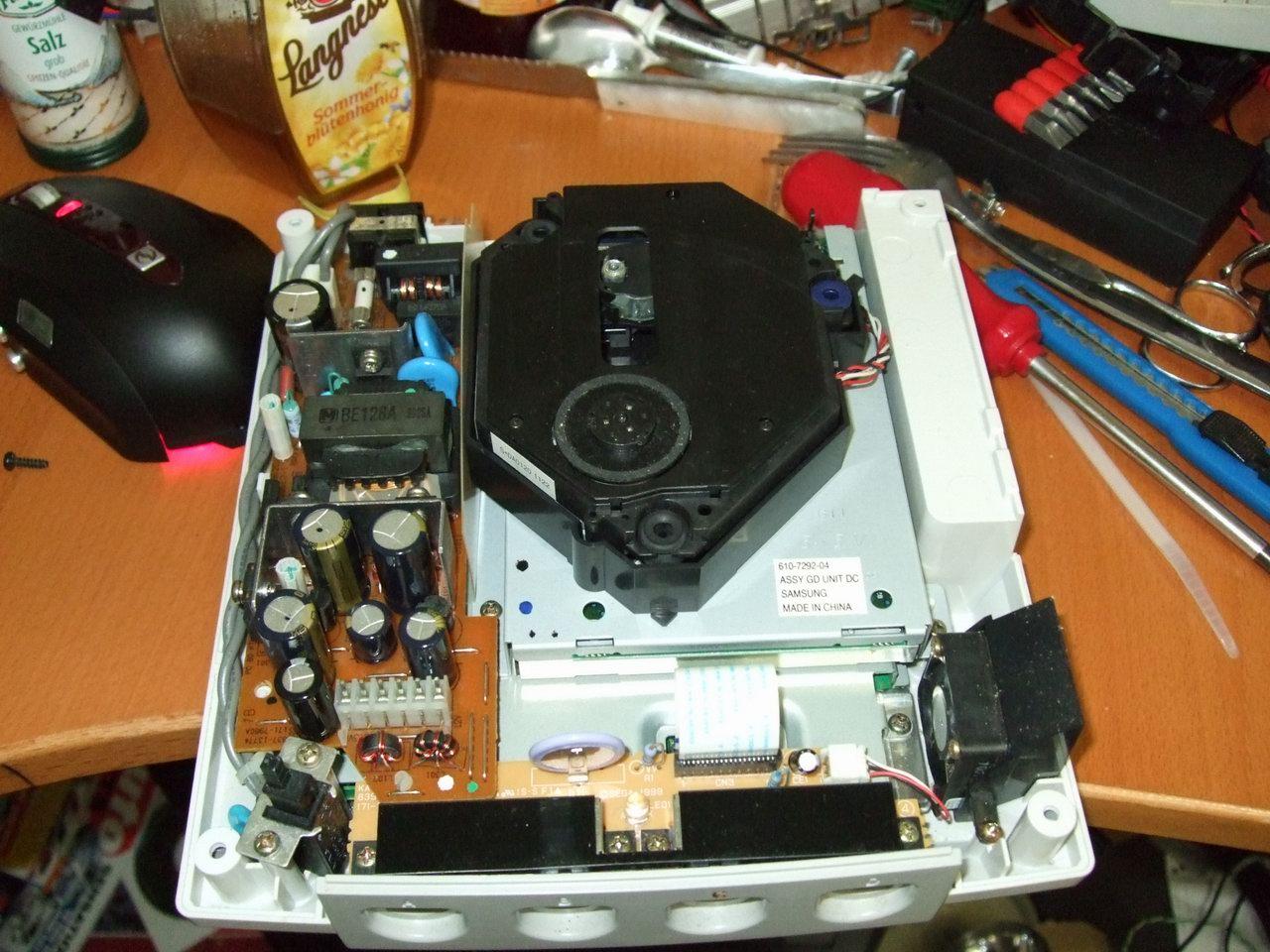 [02/05/2009] Sega Dreamcast zerlegt (5)