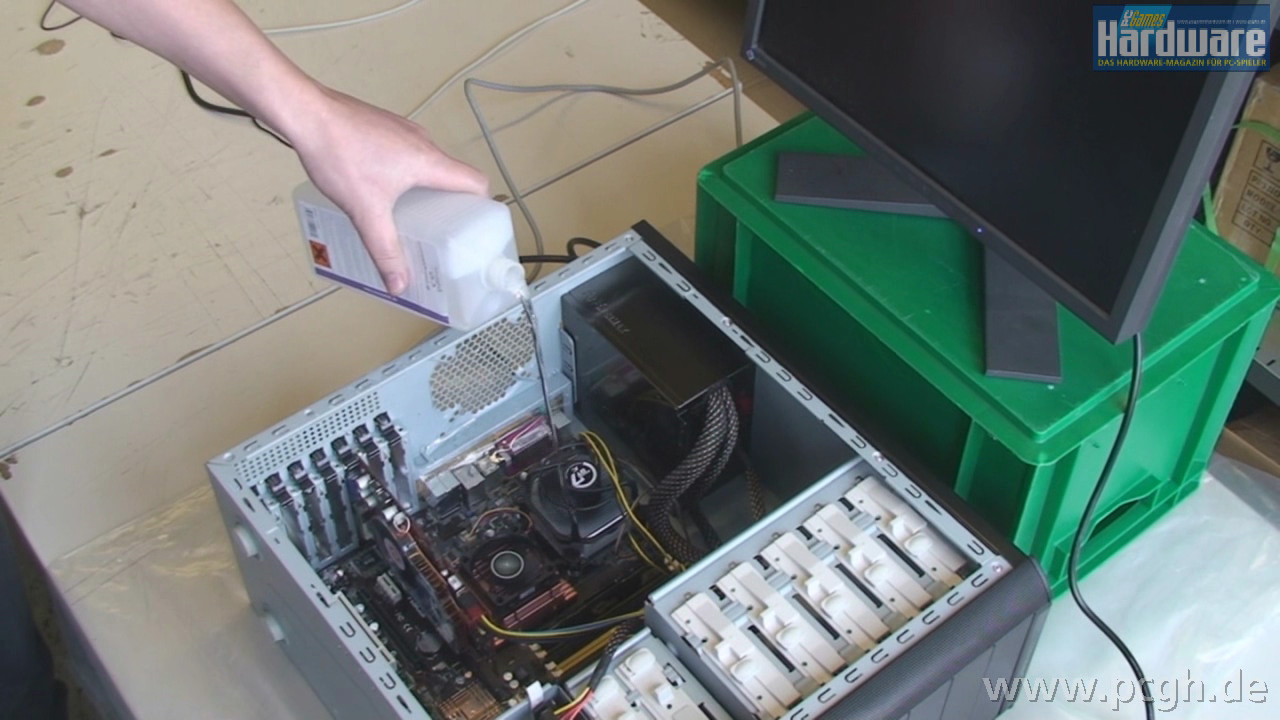 [05/05/2009] Video: PCGH in Gefahr - Wasser im PC!