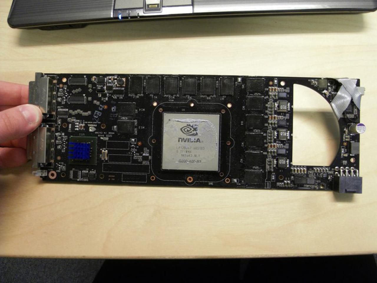 [28/05/2009] Das sekundäre PCB der GTX 294 Mars