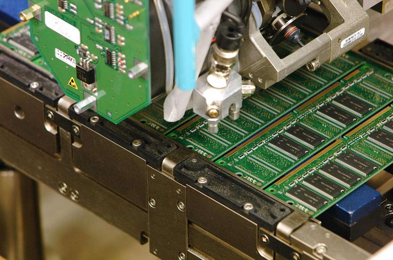 [18/05/2009] Pick-and-Place-Maschine in der DRAM-Produktion von Micron