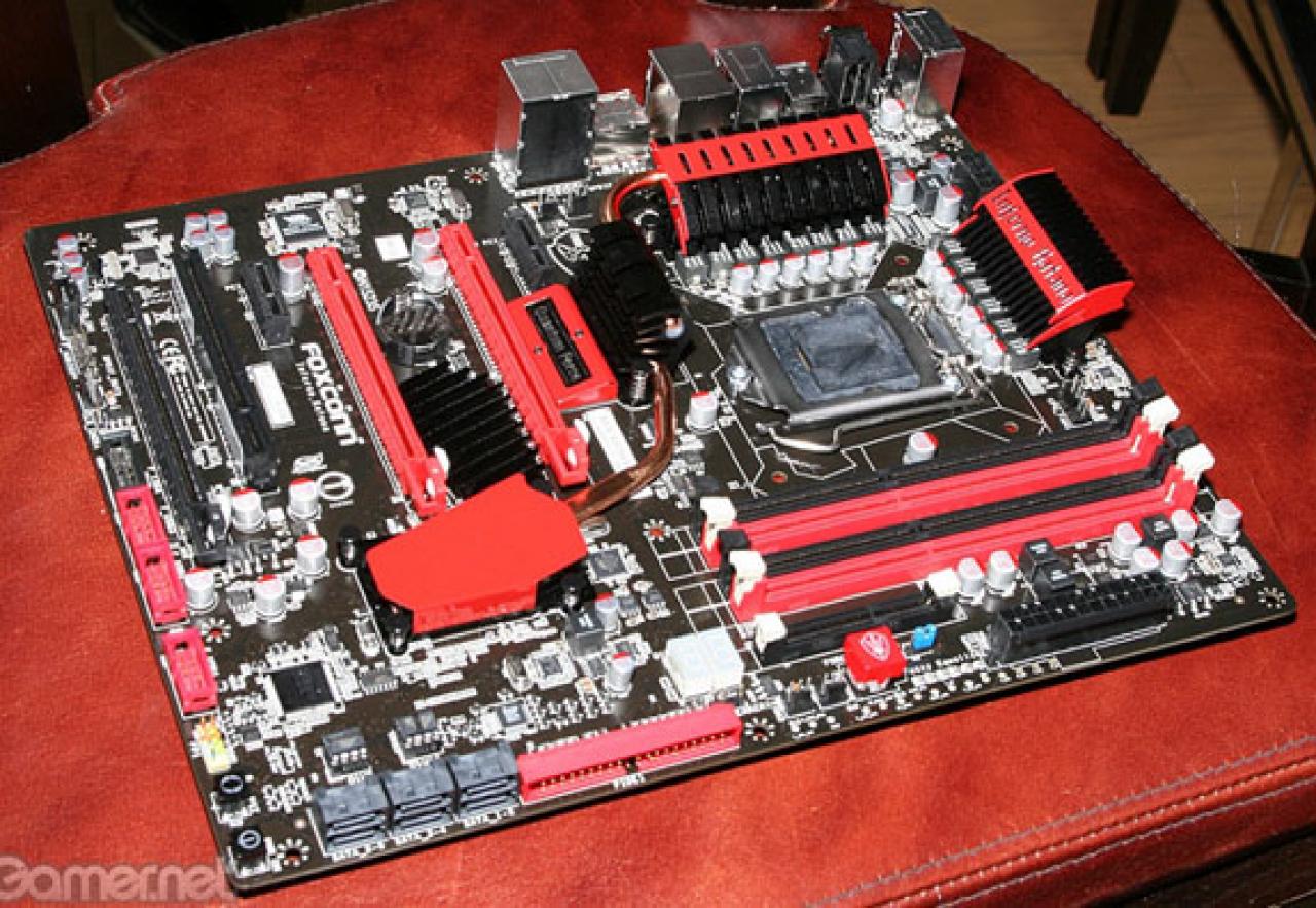 [15/06/2009] Foxconn Inferno Katana: Bilder des finalen P55-Mainboards